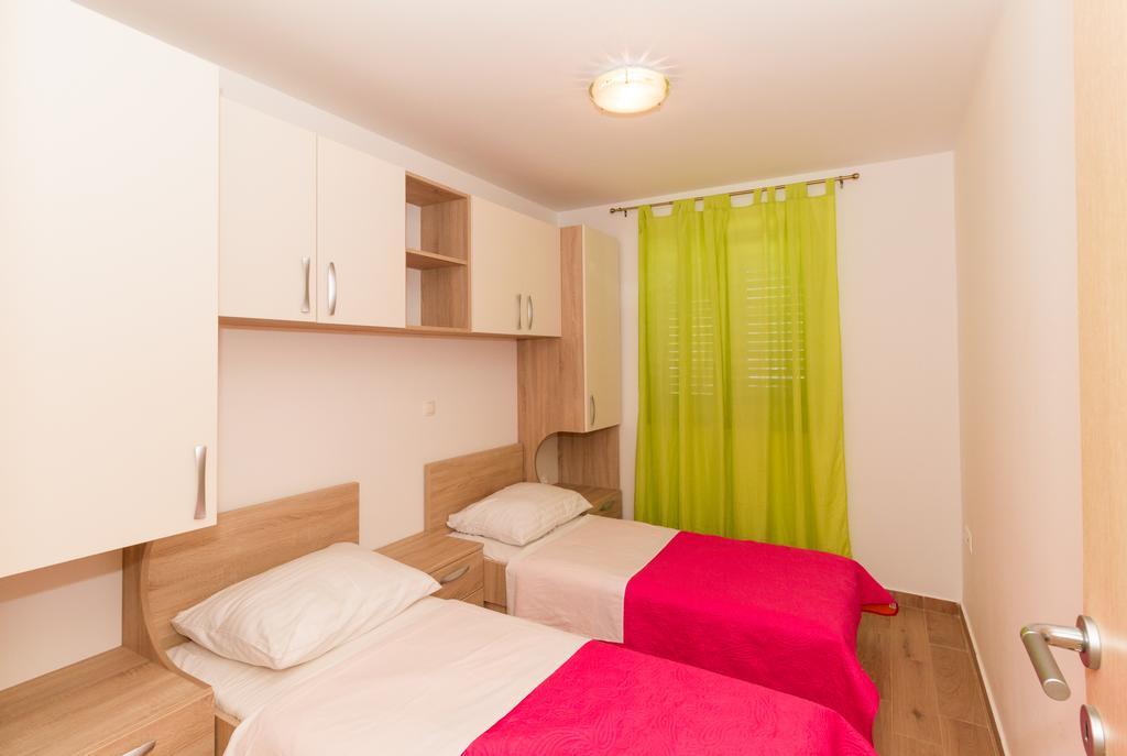 Apartments Villa-Ines Center Vodice Exterior photo